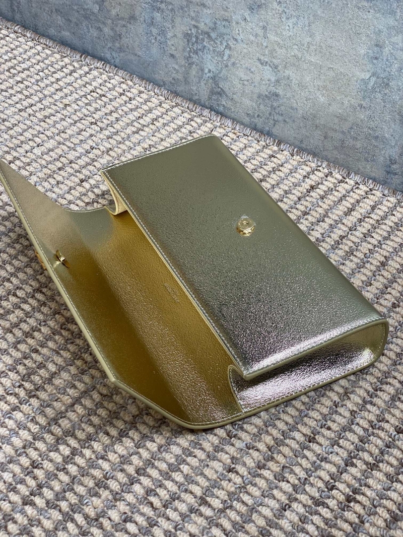 Y51 clutch bags